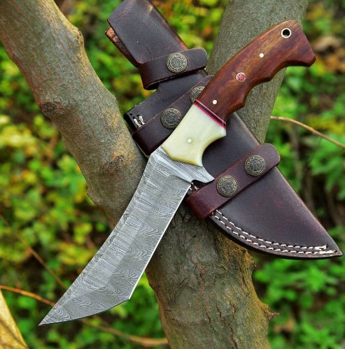 Damascus Steel Hunting Knife