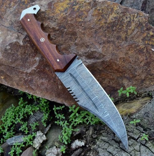 Damascus Steel Handmade Hunting Knife